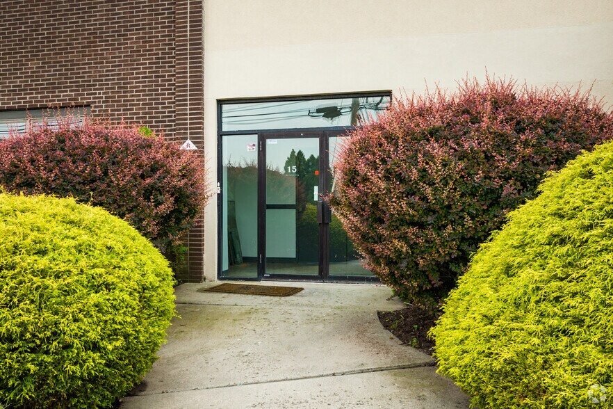 More Photos Of 15-17 Daniel Rd, Fairfield Manufacturing For Lease