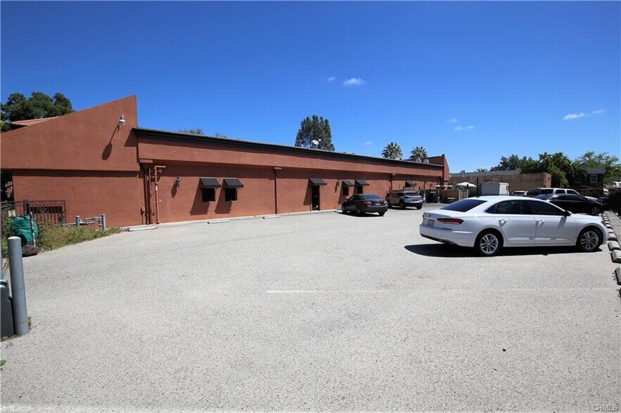 More Photos Of 800 11th St, Paso Robles General Retail For Sale