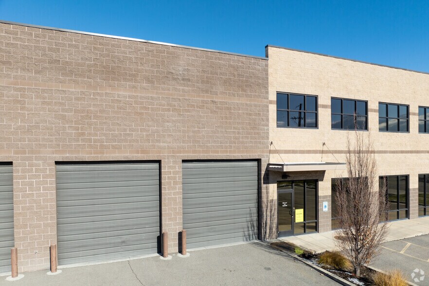 More Photos Of 7174 S 400 W, Midvale Light Manufacturing For Lease