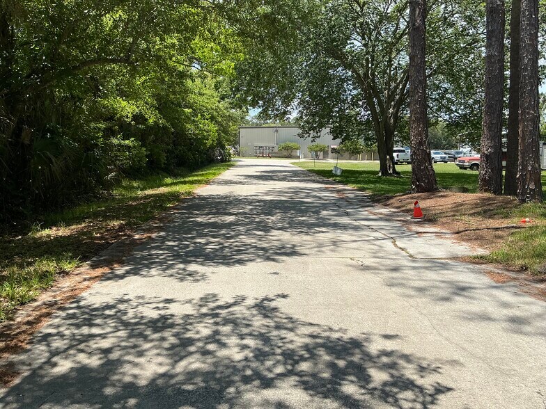 More Photos Of 205 Edgar St, Atlantic Beach Warehouse For Lease