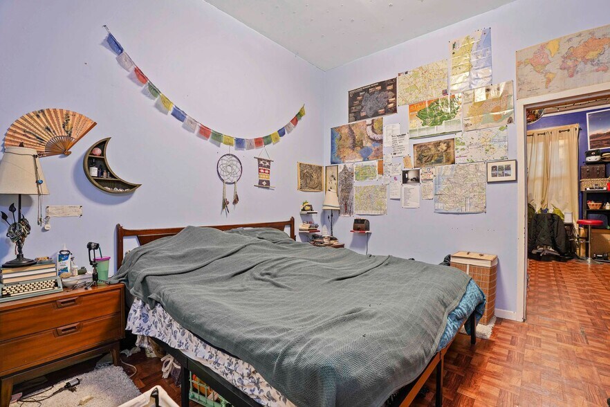 More Photos Of 1920 Palmetto St, Ridgewood Dormitory For Sale