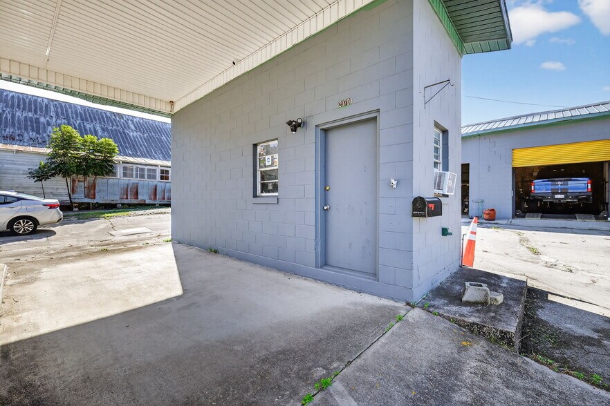More Photos Of 20700 9th St, McIntosh Service Station For Sale