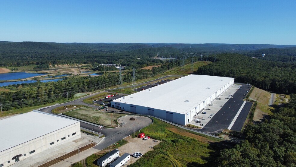 More Photos Of 128 Iron Mountain Rd, Mine Hill Distribution For Lease