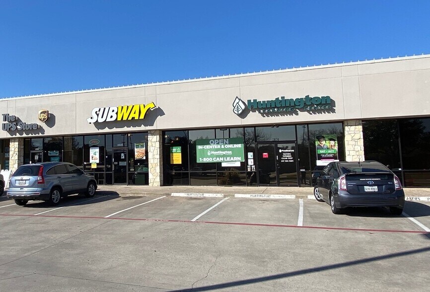 More Photos Of 2820-2834 S Hulen St, Fort Worth Unknown For Lease