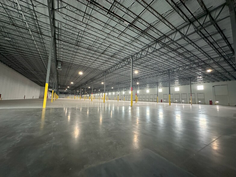 More Photos Of 101 Port Lincoln Rd, Bayonne Distribution For Lease