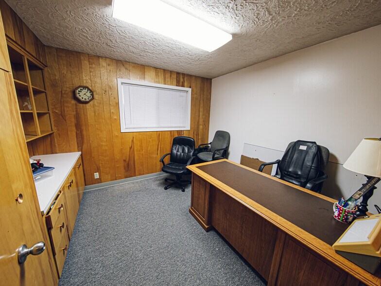 More Photos Of 5707 N Interstate Ave, Portland Office For Sale