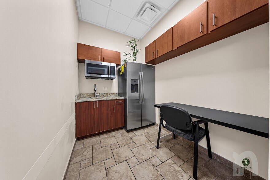 More Photos Of 7362 Futures Dr, Orlando Coworking Space
