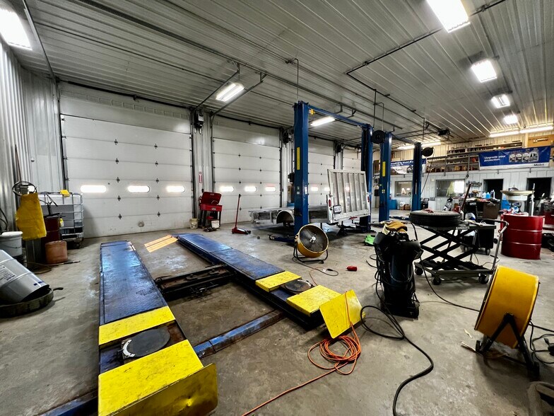 More Photos Of 1719 E Jackson St, Macomb Auto Dealership For Sale