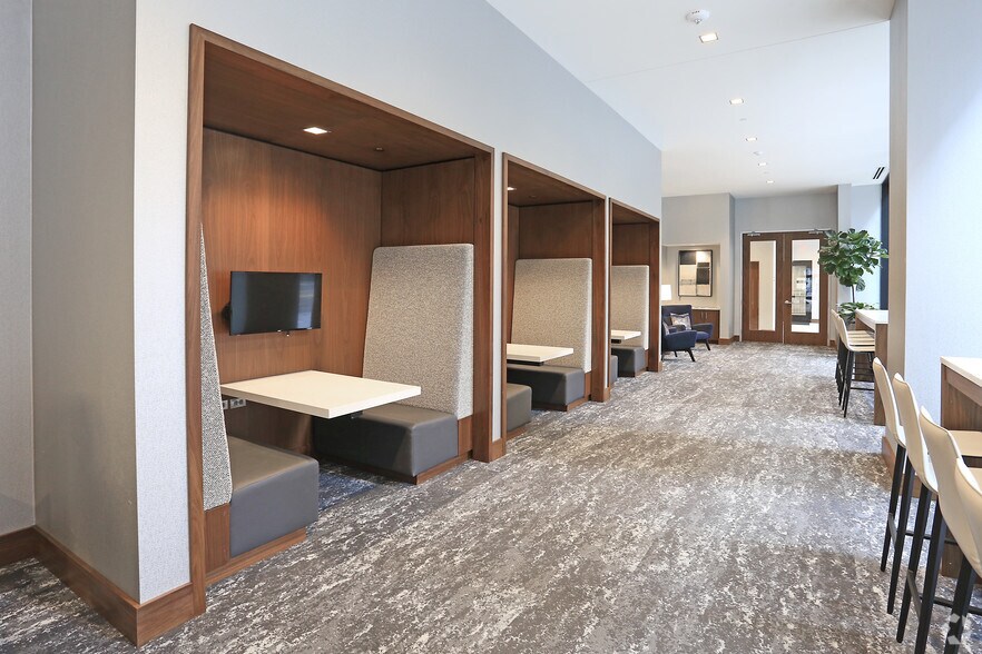 More Photos Of 365 Nicollet Mall, Minneapolis Apartments For Sale