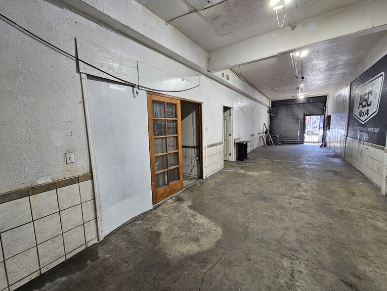 More Photos Of 1729 S Santee St, Los Angeles Warehouse For Lease
