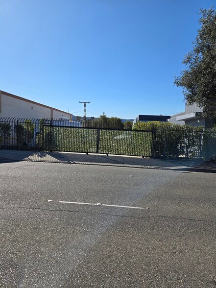 More Photos Of 1616 E Los Angeles Ave, Simi Valley Freestanding For Lease