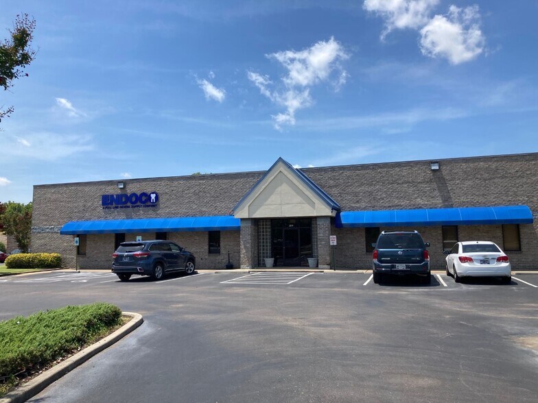 More Photos Of 2099 Hillshire Cir, Memphis Light Distribution For Lease