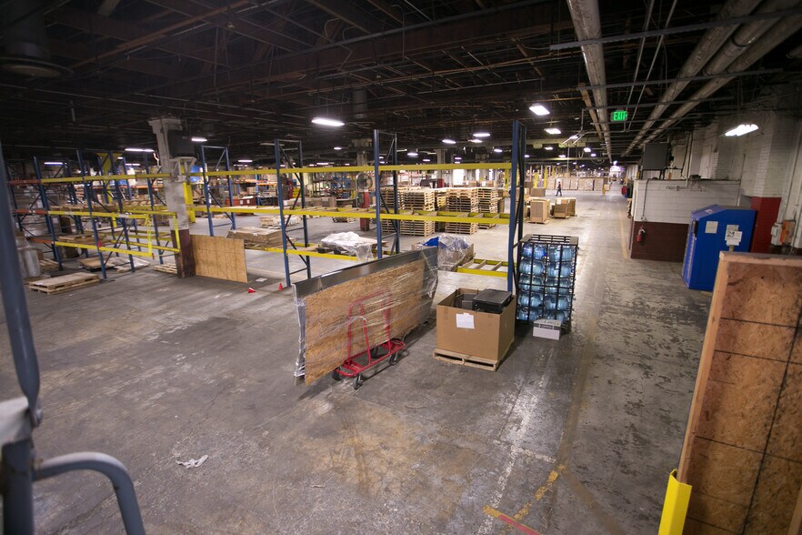 More Photos Of 600 Sanders St, Scranton Warehouse For Lease