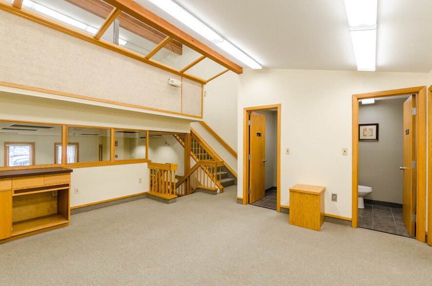 More Photos Of 40-60 Beechwood Dr, North Andover Loft Creative Space For Lease