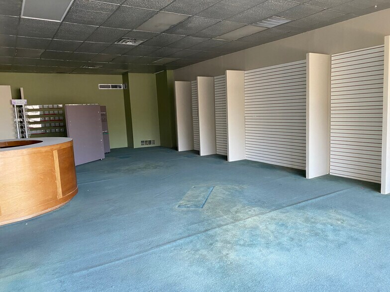 More Photos Of 4700 N Mesa St, El Paso Unknown For Lease