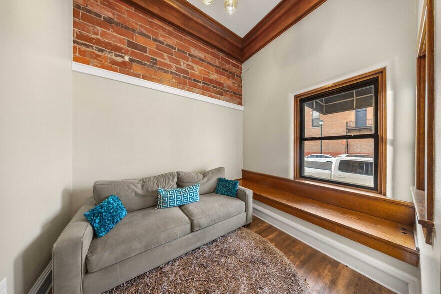 More Photos Of 101 E Jefferson St, Winterset Office For Sale