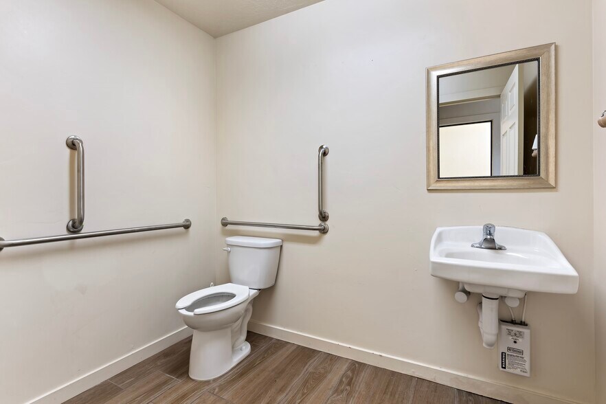 More Photos Of 1451 W 5175 S, Riverdale Light Distribution For Lease