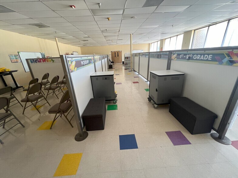 More Photos Of 4702 Saturn Rd, Garland Office For Lease