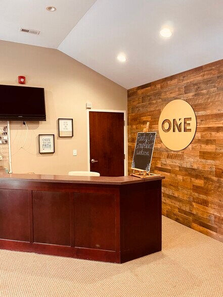 More Photos Of 249 Williamson Rd, Mooresville Medical For Lease