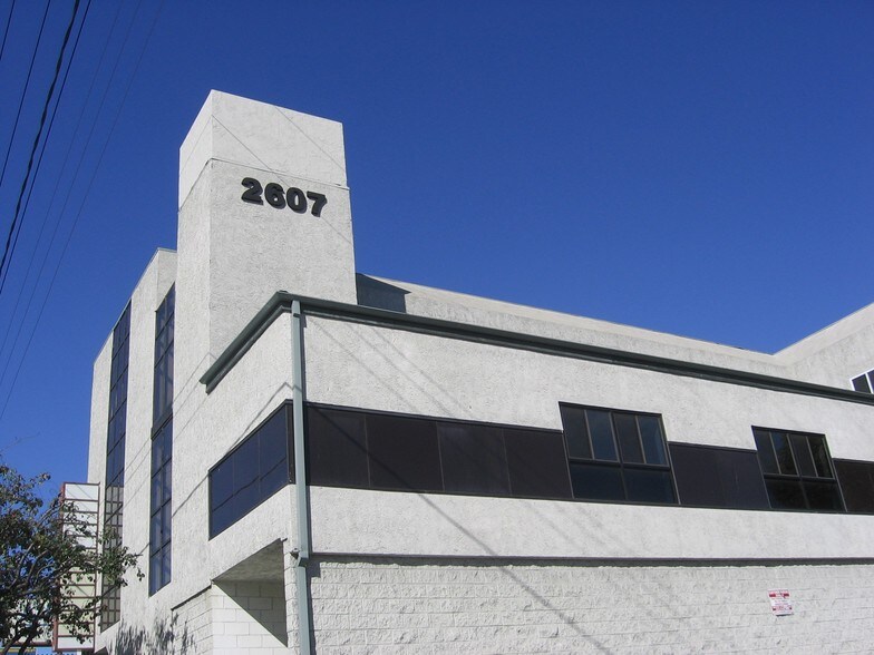 More Photos Of 2607 Colorado Blvd, Los Angeles Office For Lease