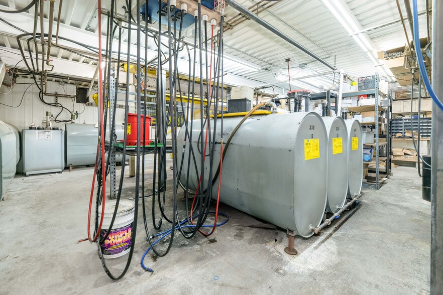 More Photos Of 17548 Penn Valley Dr, Penn Valley Auto Repair For Sale