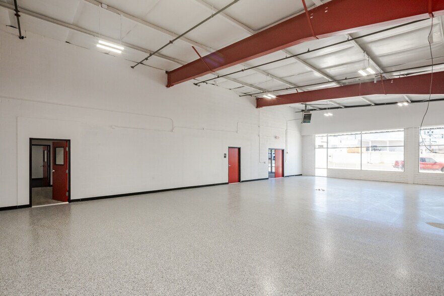 More Photos Of 1851 Commander Dr, Lake Havasu City Freestanding For Lease