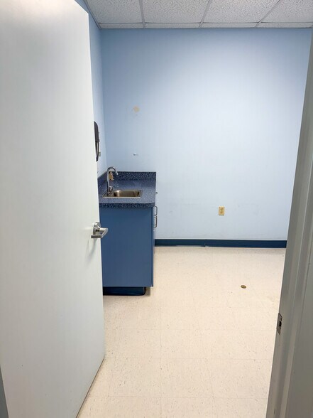 More Photos Of 6010 Park Blvd, Pinellas Park Medical For Lease