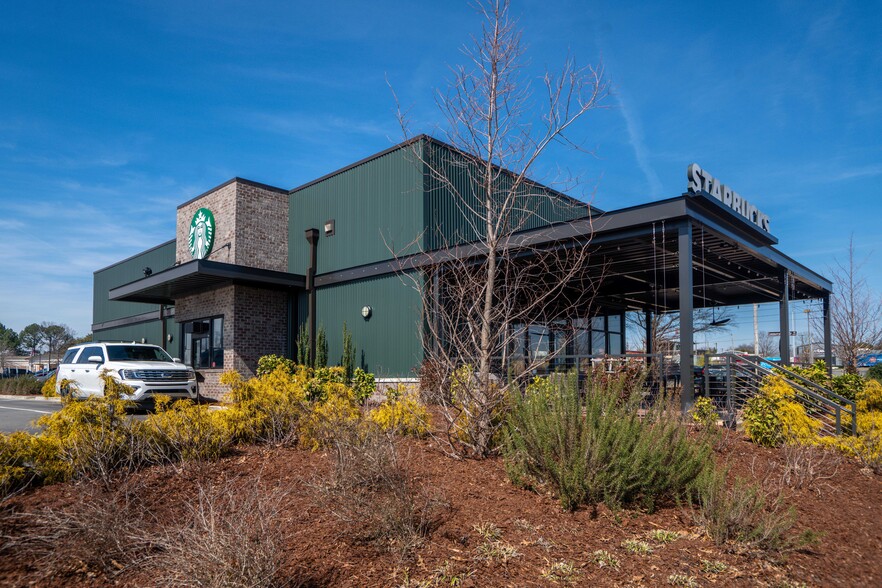 Primary Photo Of 1085 Mid City Dr NW, Huntsville Freestanding For Sale