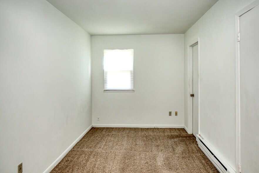 More Photos Of 7626 Bellehaven Dr, Gloucester Point Apartments For Sale