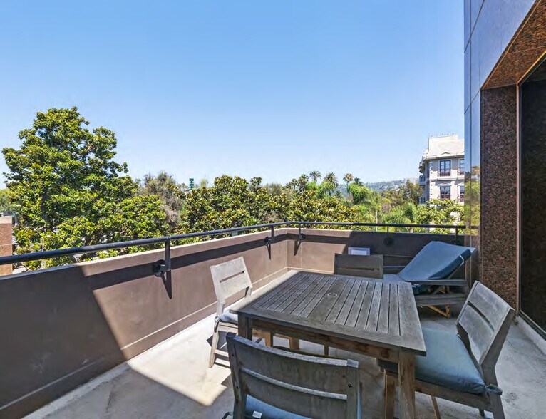 More Photos Of 9242 Beverly Blvd, Beverly Hills Loft Creative Space For Lease