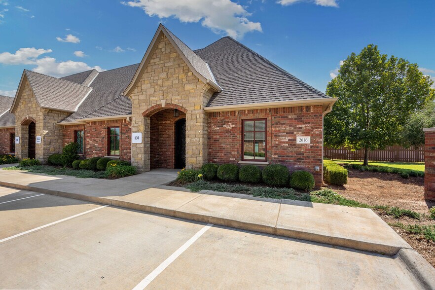 More Photos Of 2616 Covell Village Dr, Edmond Medical For Lease