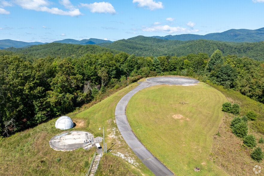 More Photos Of 1 Pari Dr, Rosman Specialty For Sale