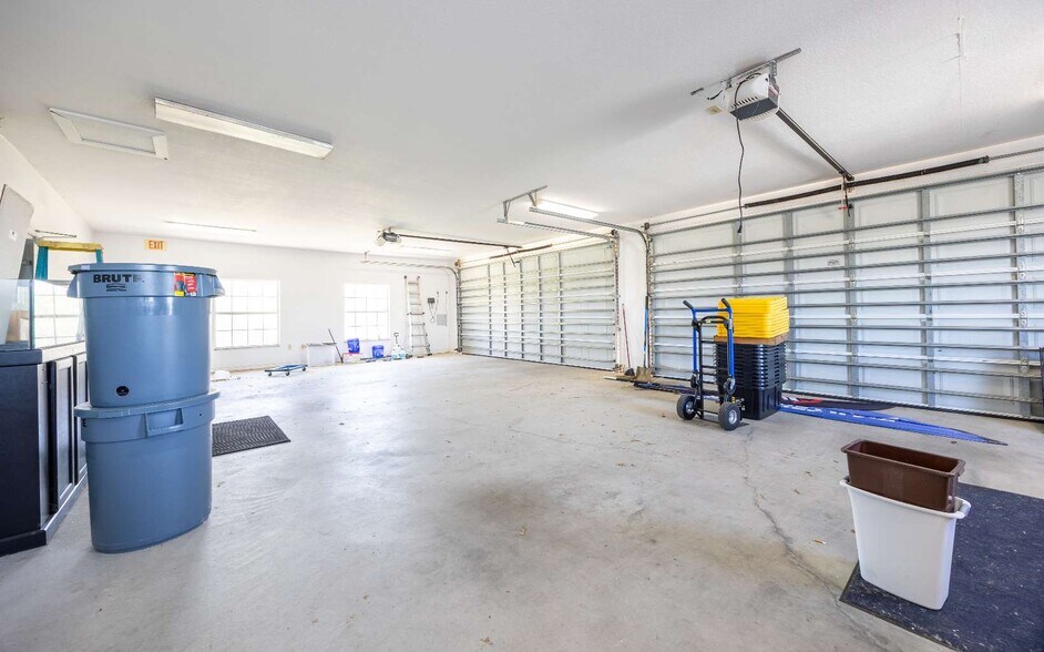 More Photos Of 1720 N Ohio Ave, Live Oak Office For Sale