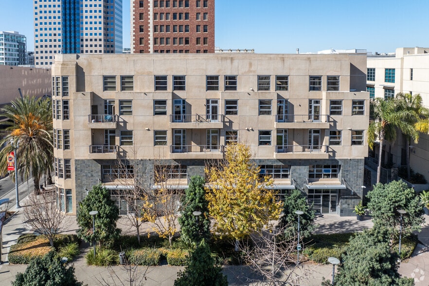 More Photos Of 133 The Promenade N, Long Beach Multifamily For Sale