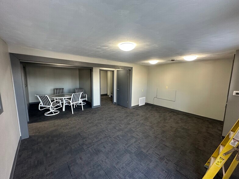 More Photos Of 3499 E Main St, Kalamazoo Auto Repair For Sale