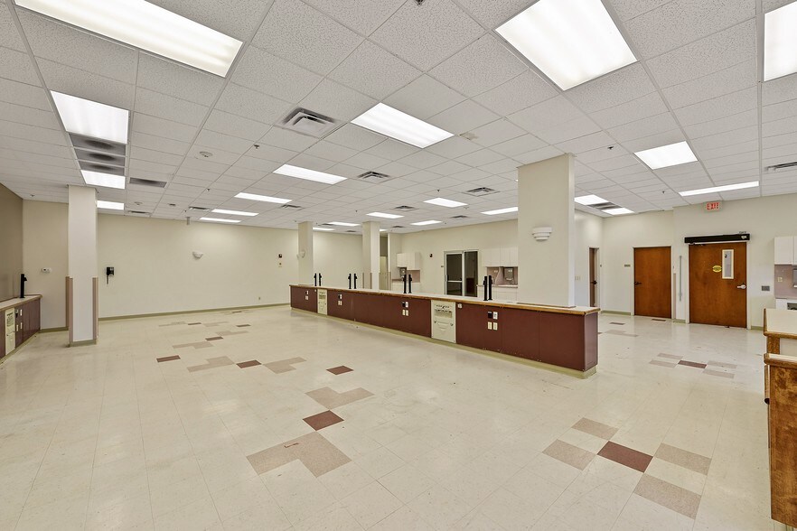 More Photos Of 4405 E Aloha Dr, Diamondhead Storefront Retail Office For Lease