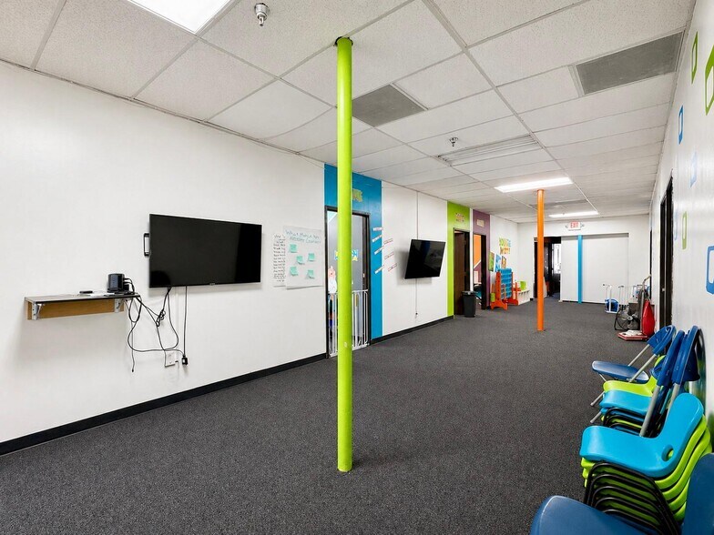 More Photos Of 909 N D St, San Bernardino Office For Sale
