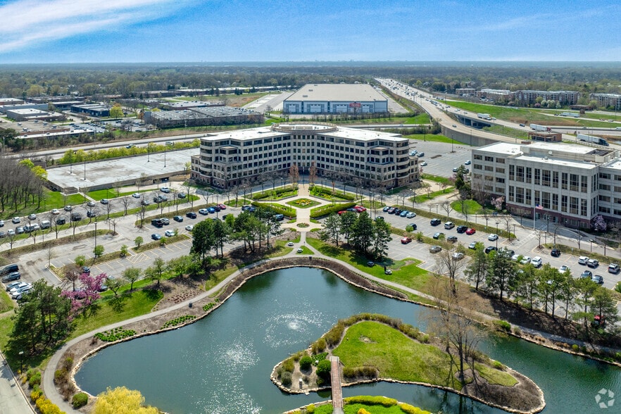 More Photos Of 1751 Lake Cook Rd, Deerfield Office For Lease