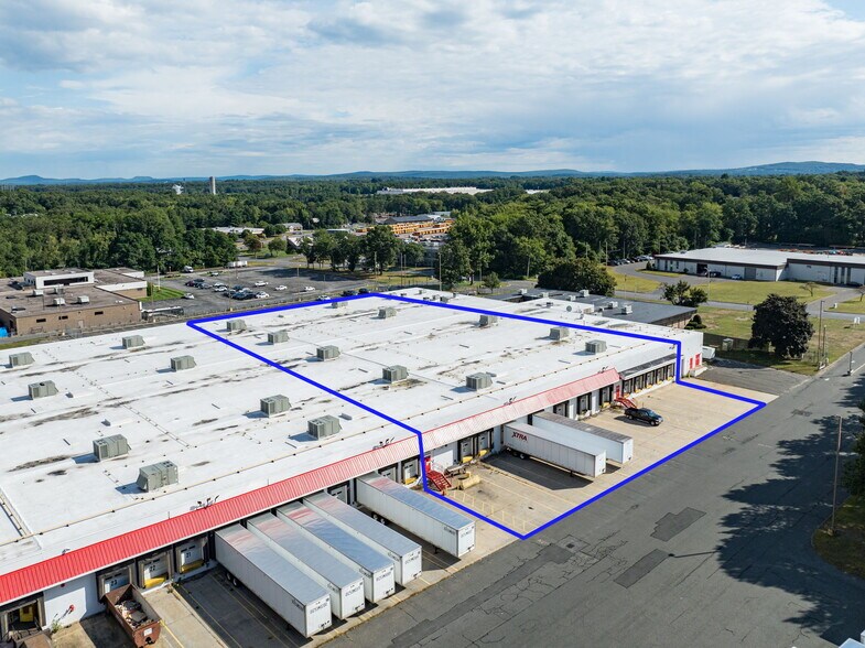 More Photos Of 100 Brookdale Dr, Springfield Distribution For Lease