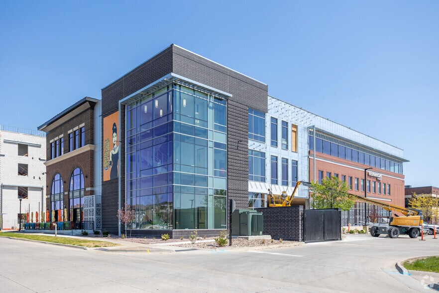 More Photos Of 1465 SW Park Square Dr, Ankeny Office For Lease