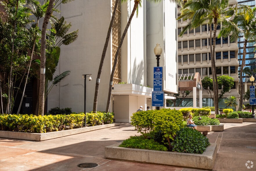 More Photos Of 1136 Union Mall, Honolulu Loft Creative Space For Lease