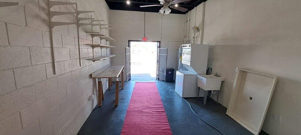 More Photos Of 953 E Sahara Ave, Las Vegas Storefront For Lease