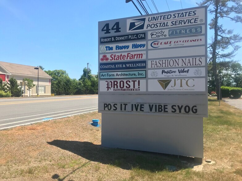 More Photos Of 44 Lafayette Rd, North Hampton Storefront Retail Office For Lease