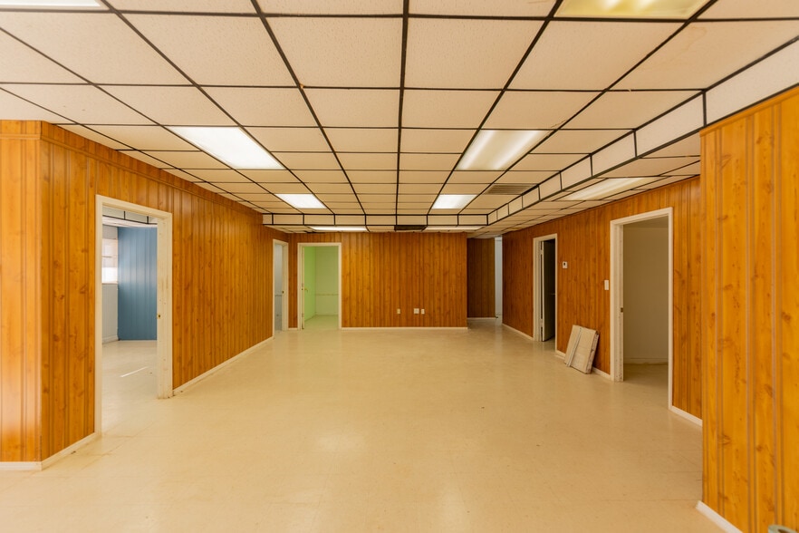 More Photos Of 2012 S Main St, Stillwater Medical For Sale