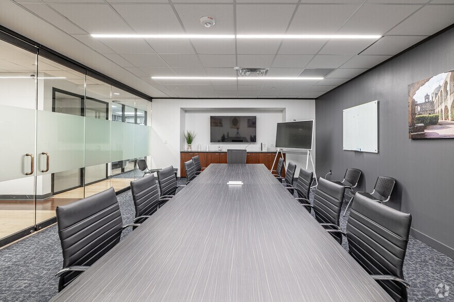 More Photos Of 7550 W Interstate 10, San Antonio Coworking Space