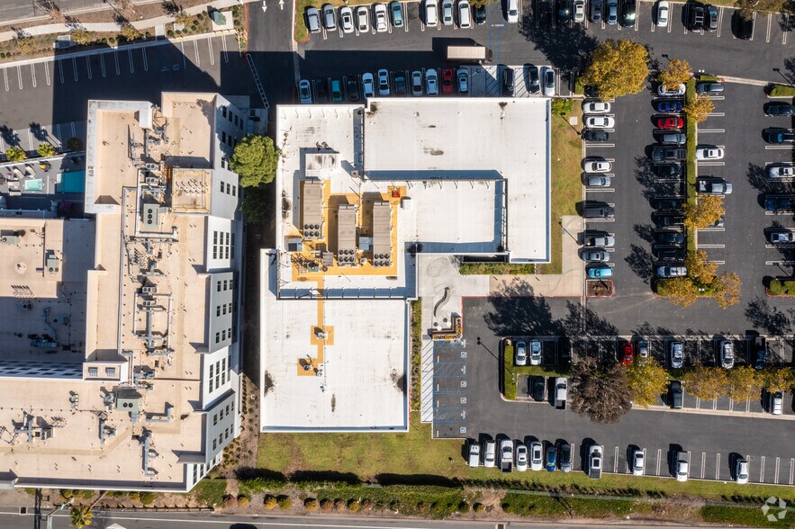 More Photos Of 23101 Lake Center Dr, Lake Forest Office For Lease