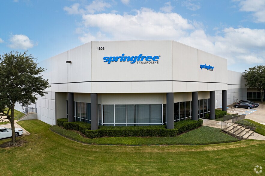More Photos Of 1808 10th St, Plano Distribution For Lease