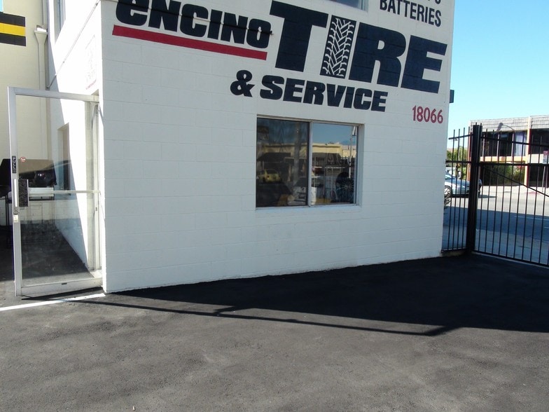 More Photos Of 18066 Ventura Blvd, Encino Auto Dealership For Sale