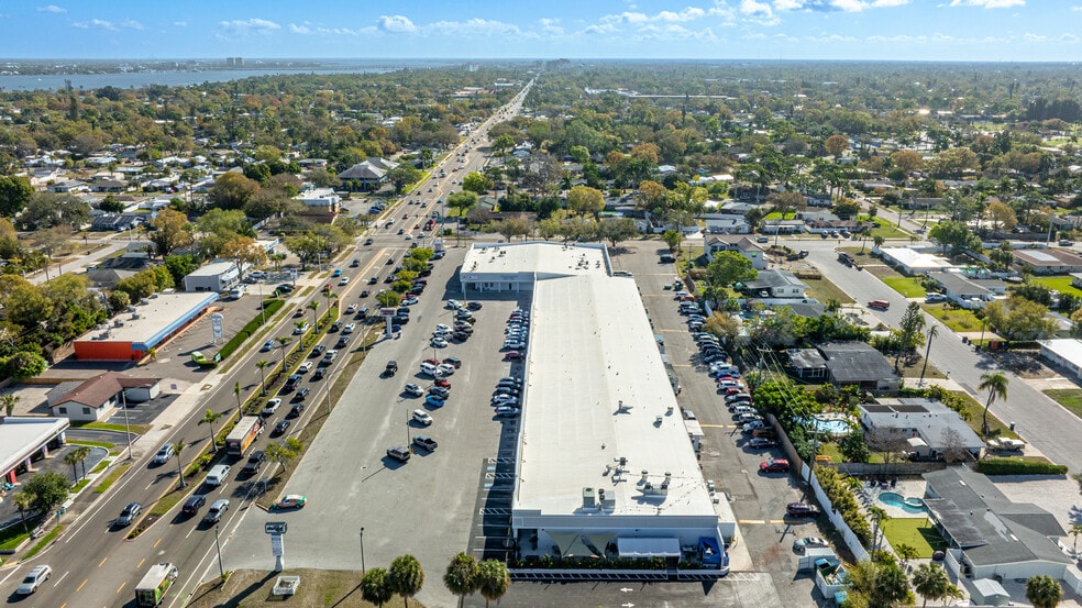 More Photos Of 5133 Manatee Ave W, Bradenton Healthcare For Sale