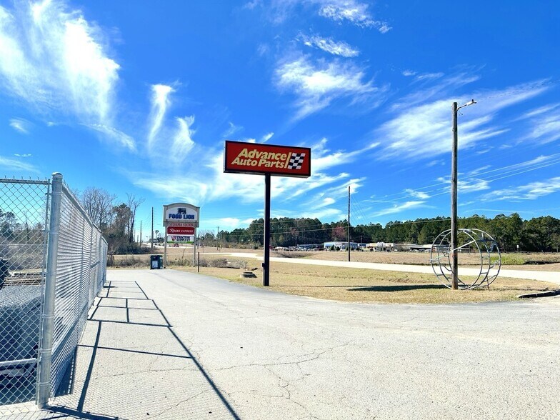 More Photos Of 1129 Ogeechee rd, Savannah General Retail For Lease